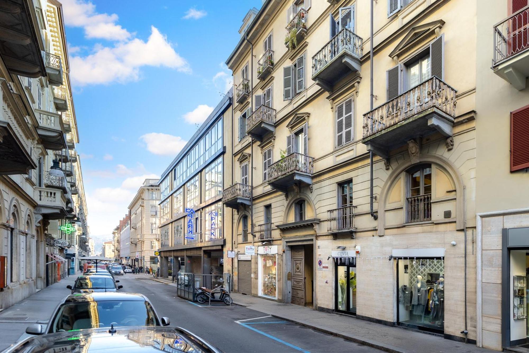 Hostdomus - G10 * Turin
